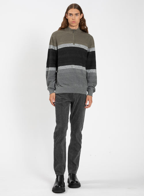 Military Mix||Melange Militaire