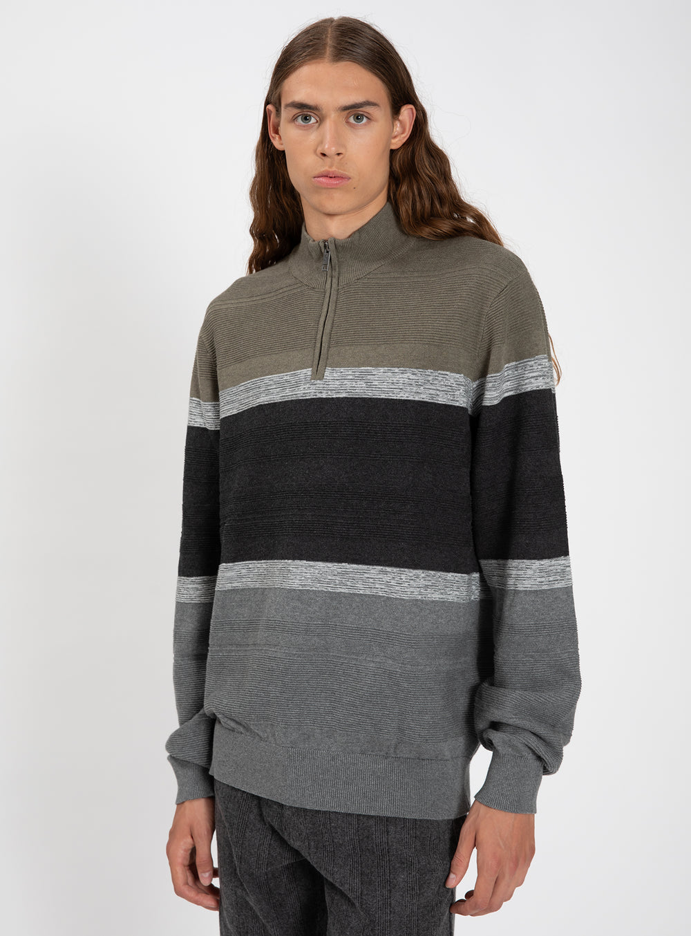 Military Mix||Melange Militaire