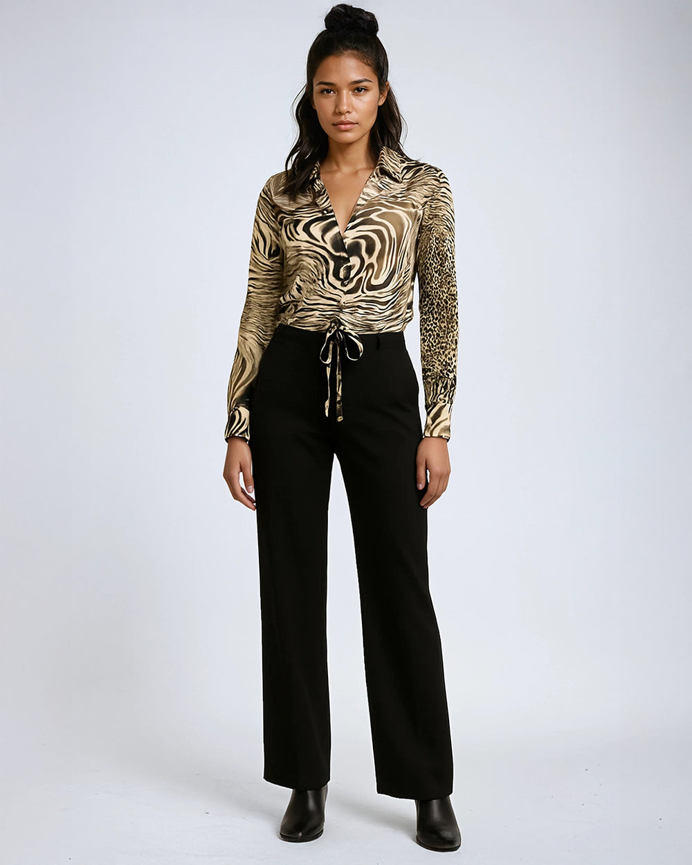 SORAH | Long-Sleeve Printed Satin Shirt with Front Tie || SORAH | Chemise imprimée en satin à manches longues avec lien devant