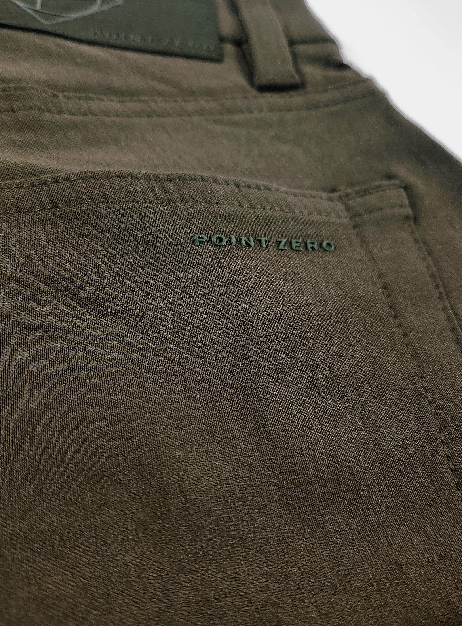 Military Green||Vert Militaire