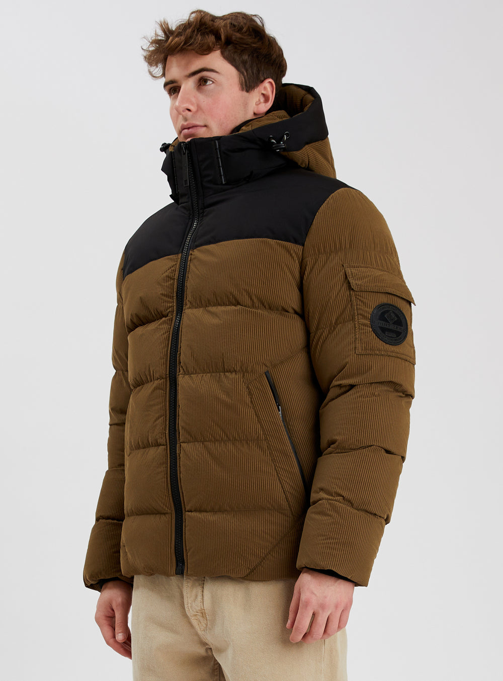 MILITARY||MILITAIRE