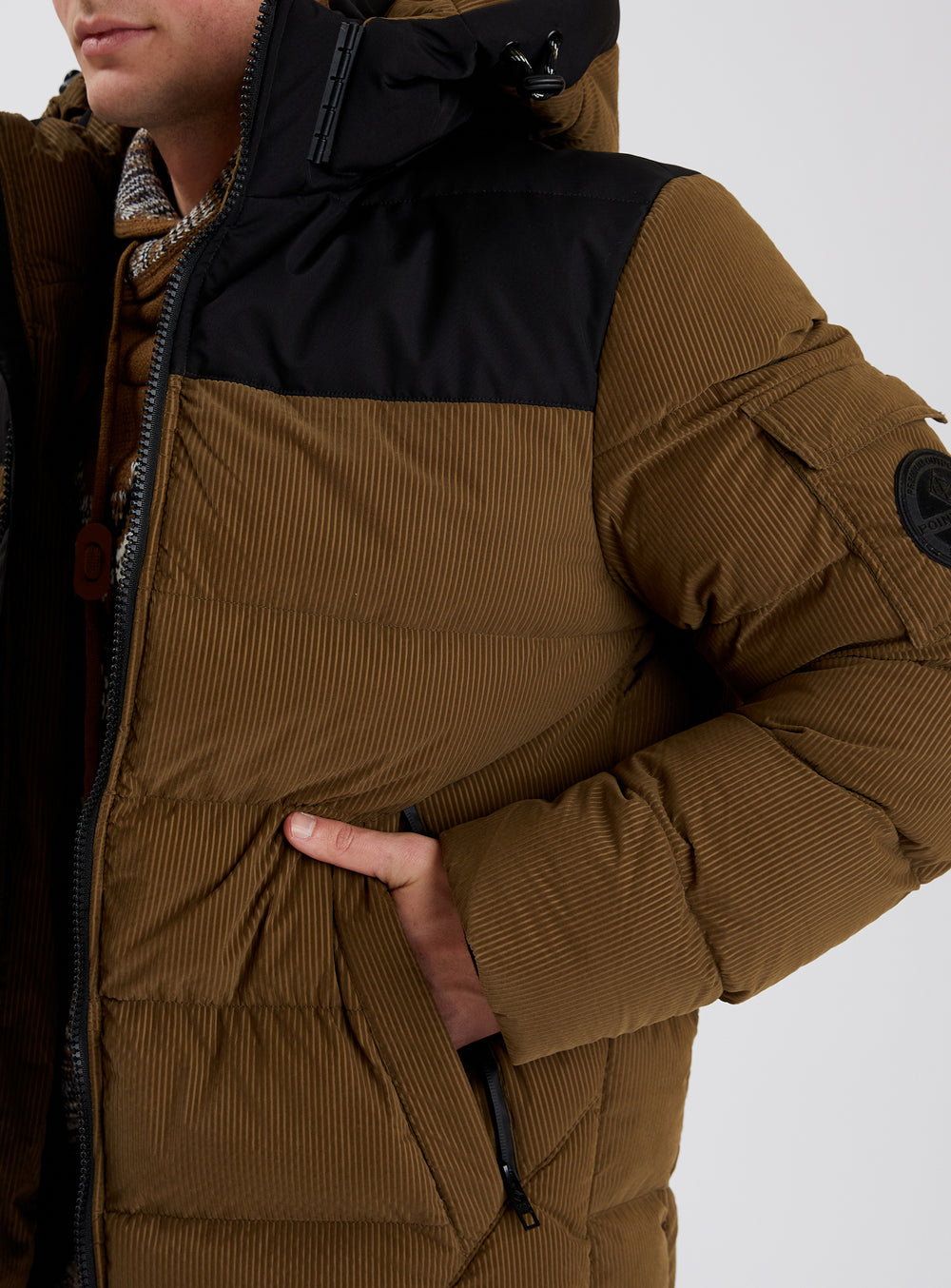 MILITARY||MILITAIRE
