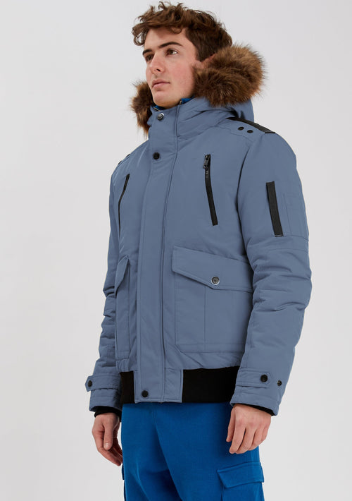 VARSITY||VARSITÉ