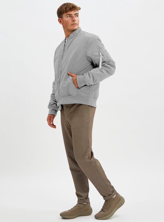Light Grey||Gris Clair