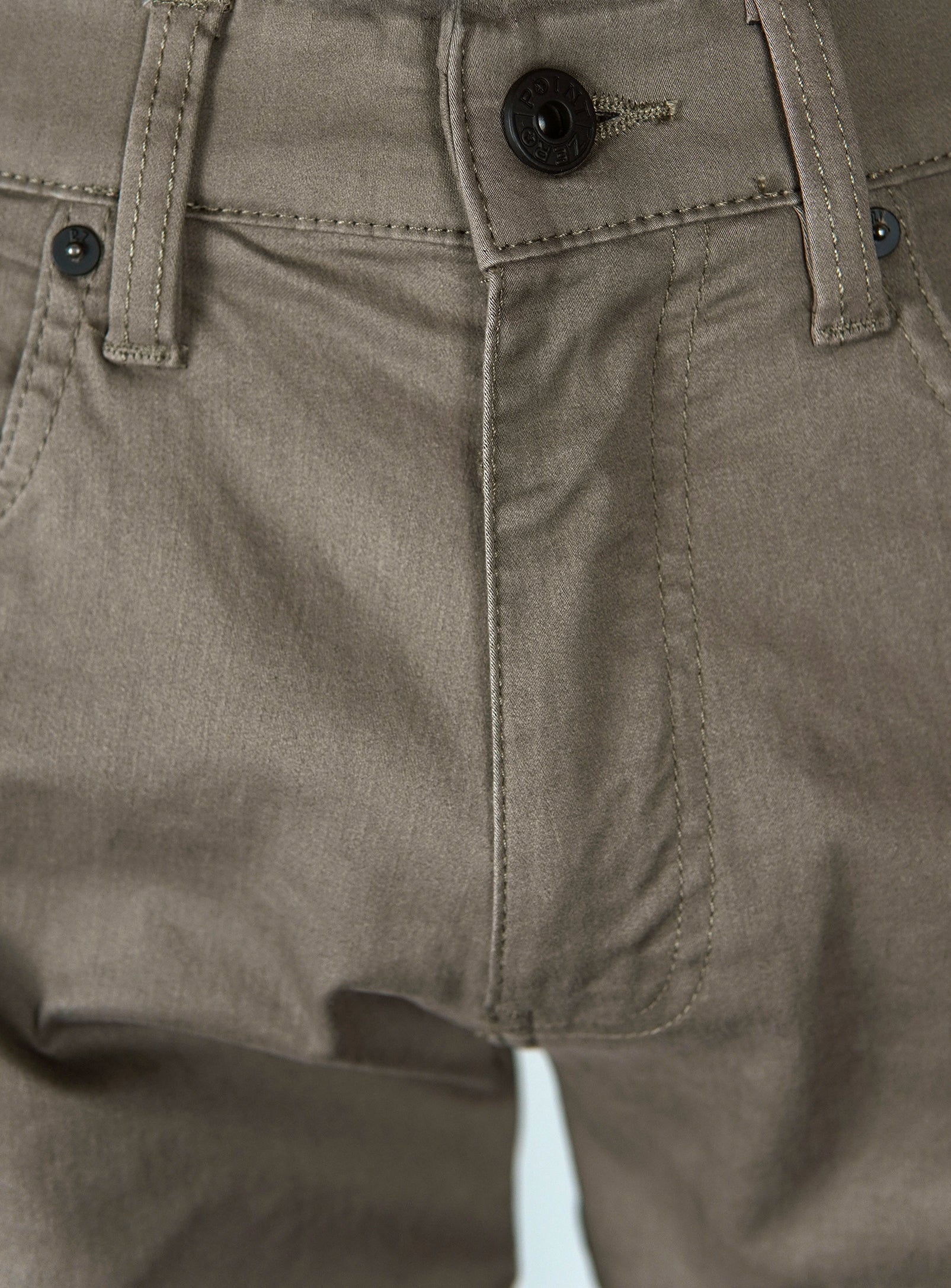 Taupe||Taupe