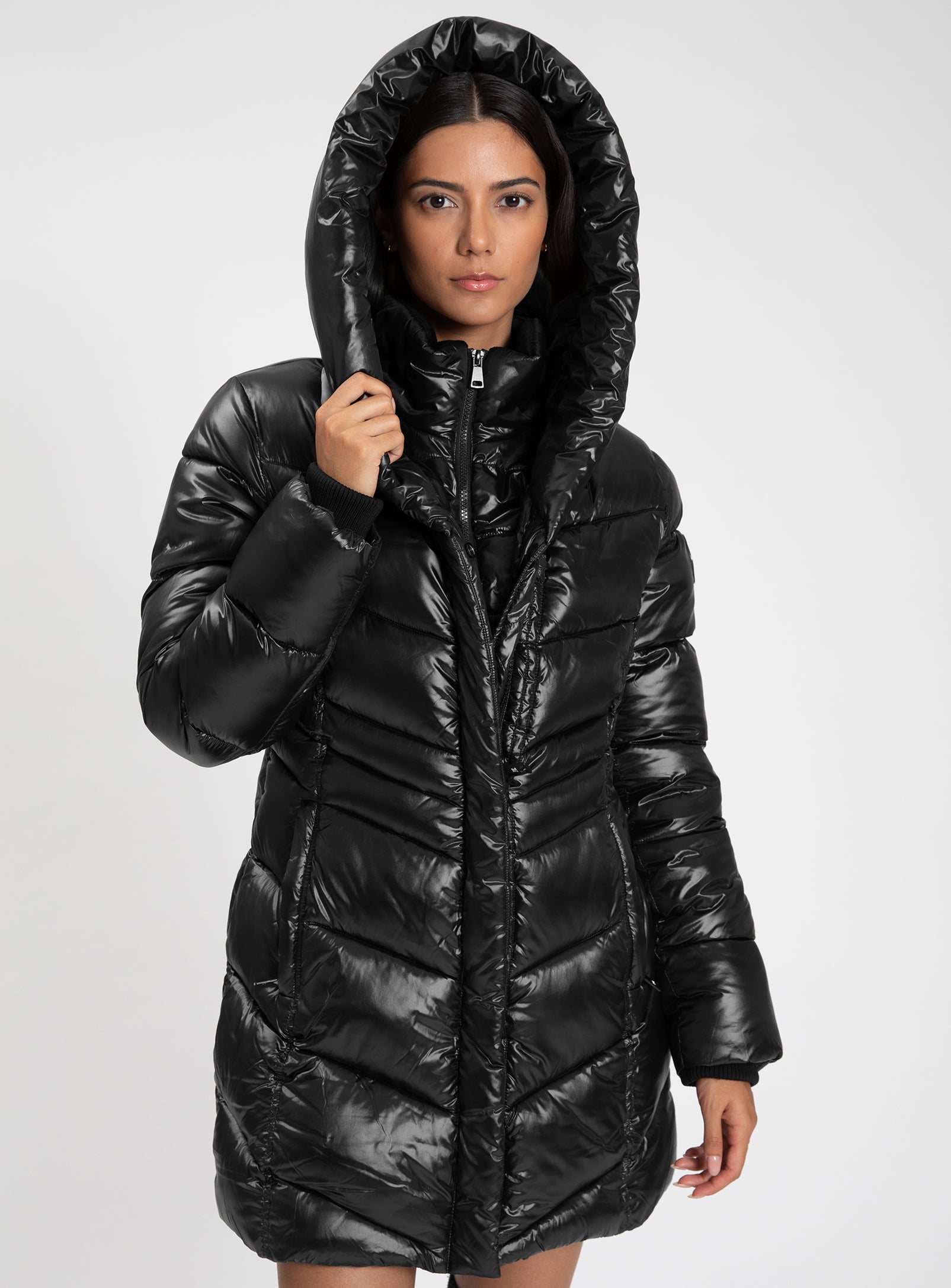 GIADELLA | Pearl Glow Quilted Puffer