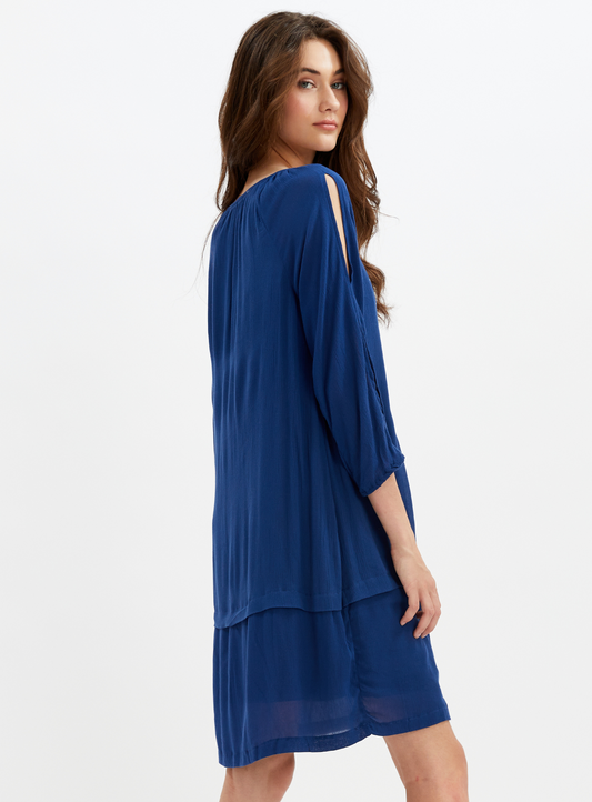 YUT | Cold shoulder dress || YUT | Robe à épaules dénudées