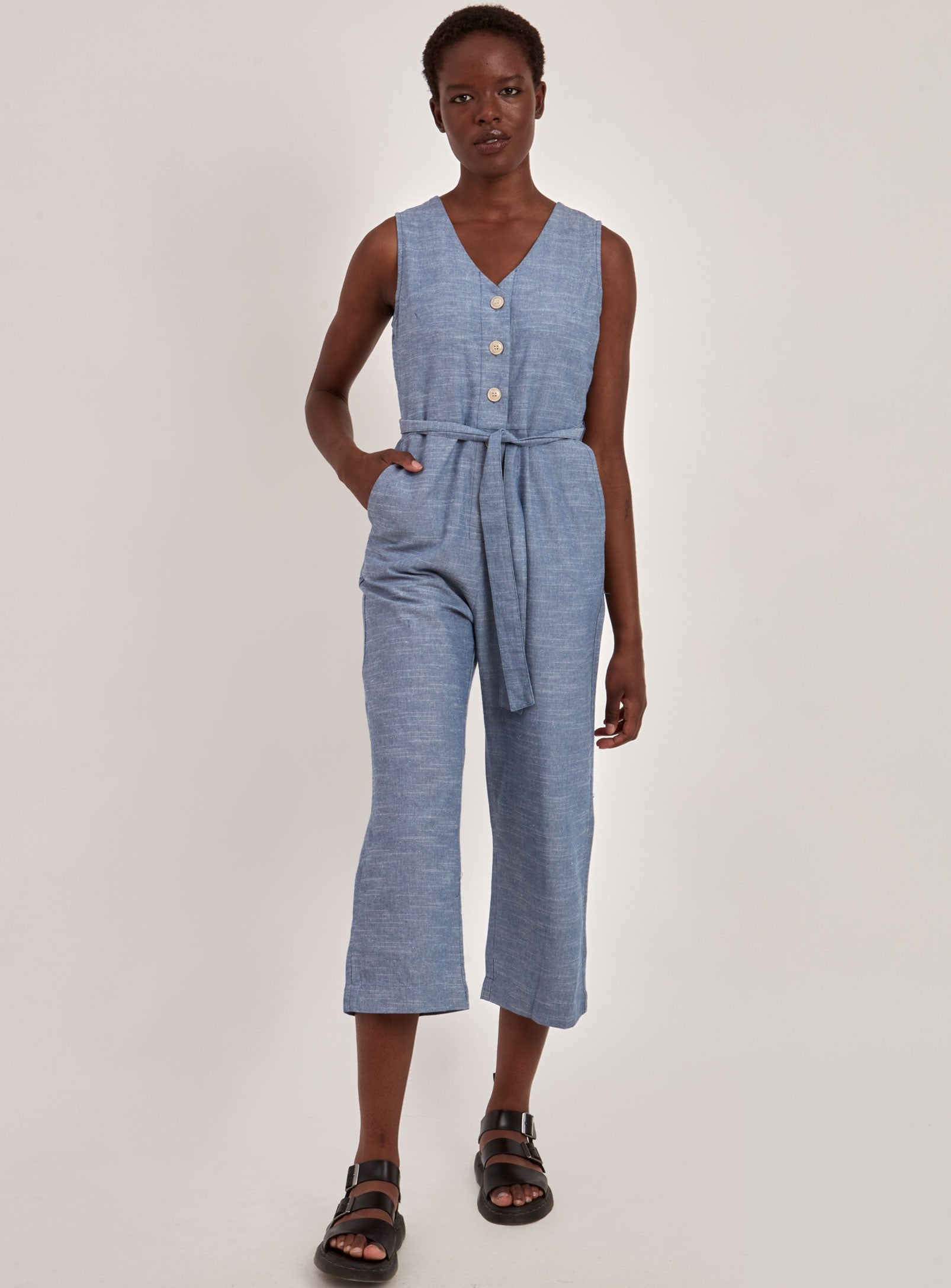 BARA | Sleeveless Jumpsuit