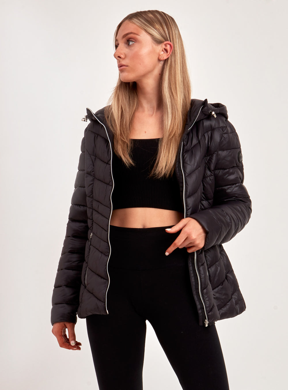 SOFITEL | PACKABLE HOODED ULTRALIGHT JACKET-BLACK||SOFITEL |  | MANTEAU ULTRALÉGER À CAPUCHE COMPRESSIBLE