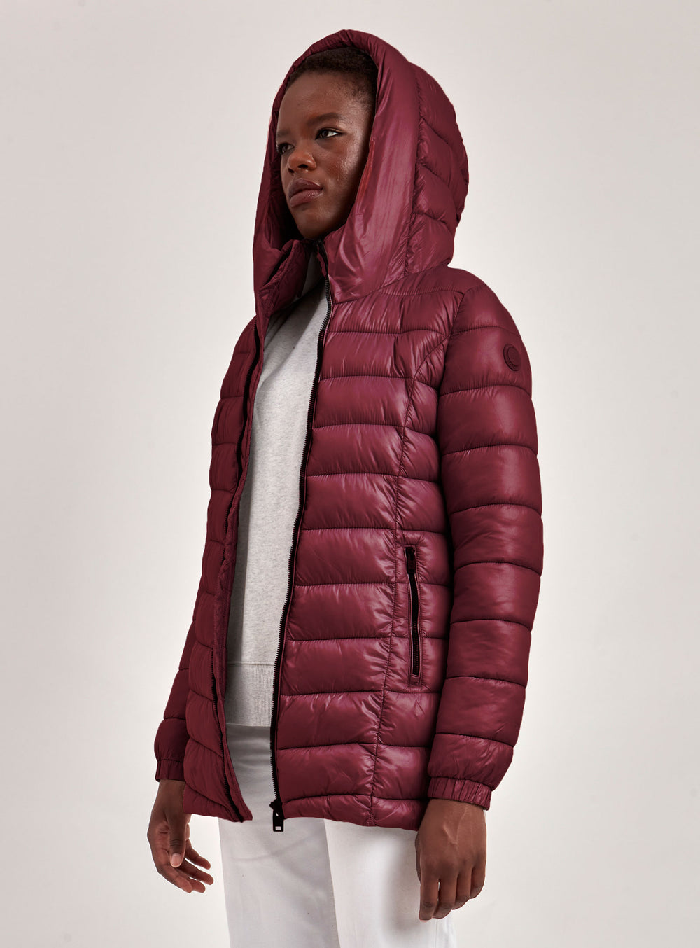 CLAUDIA | LONG MID-WEIGHT PUFFER COAT-CURRANT||CLAUDIA | MANTEAU PUFFER LONG POIDS MOYEN-GROSEILLE