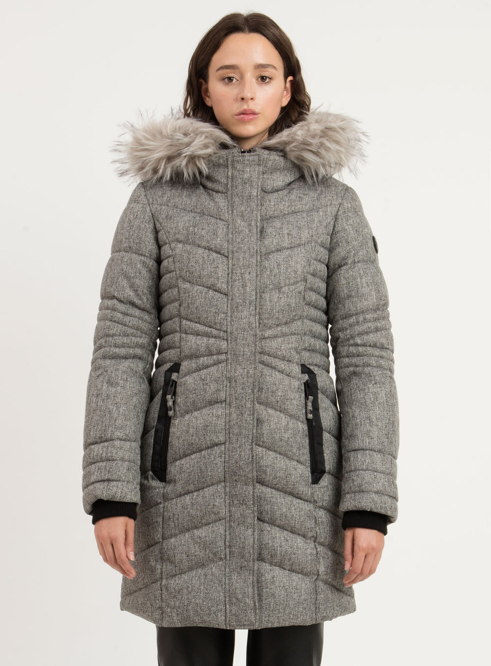 INSET HOODED
JACKET W/ POCKET TAPE
DETAIL & REMOVA
-CHARCOALMIX