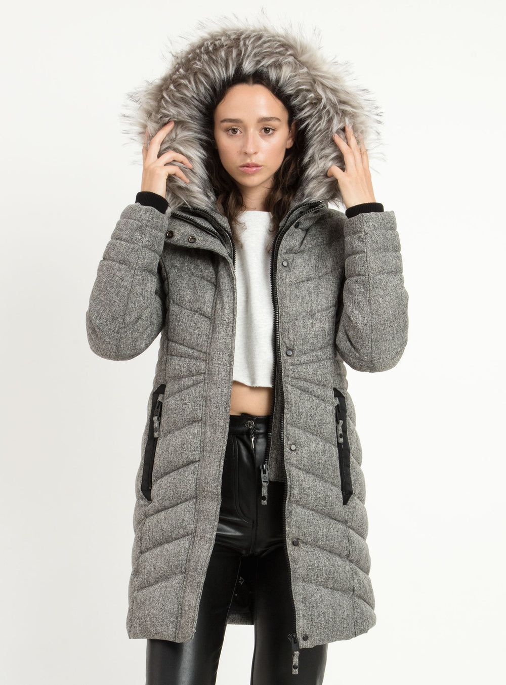 INSET HOODED
JACKET W/ POCKET TAPE
DETAIL & REMOVA
-CHARCOALMIX