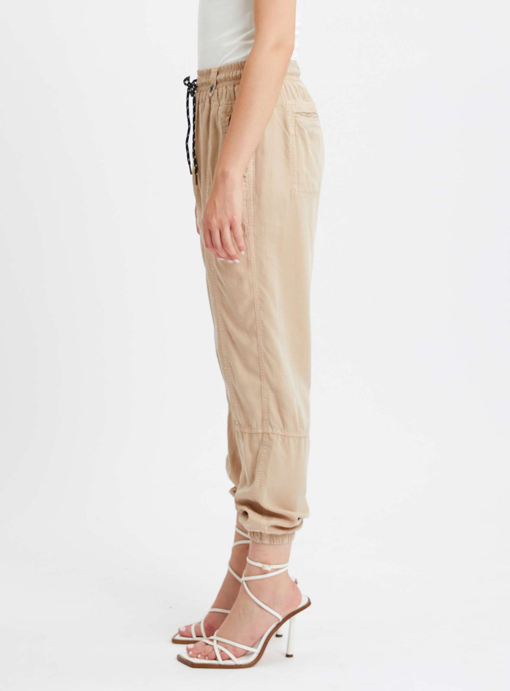 Beige||Beige
