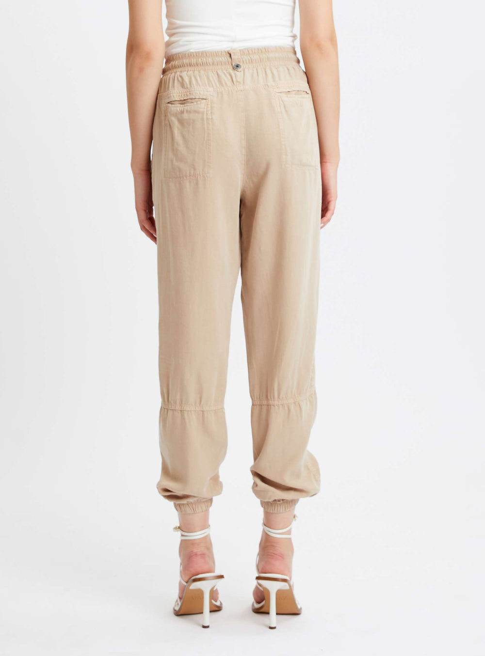 Beige||Beige