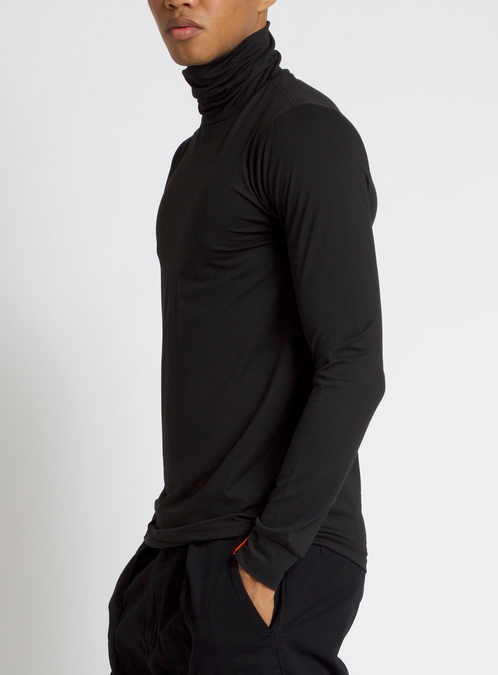 NEL | Dry Edition Turtleneck Long Sleeve T-Shirt