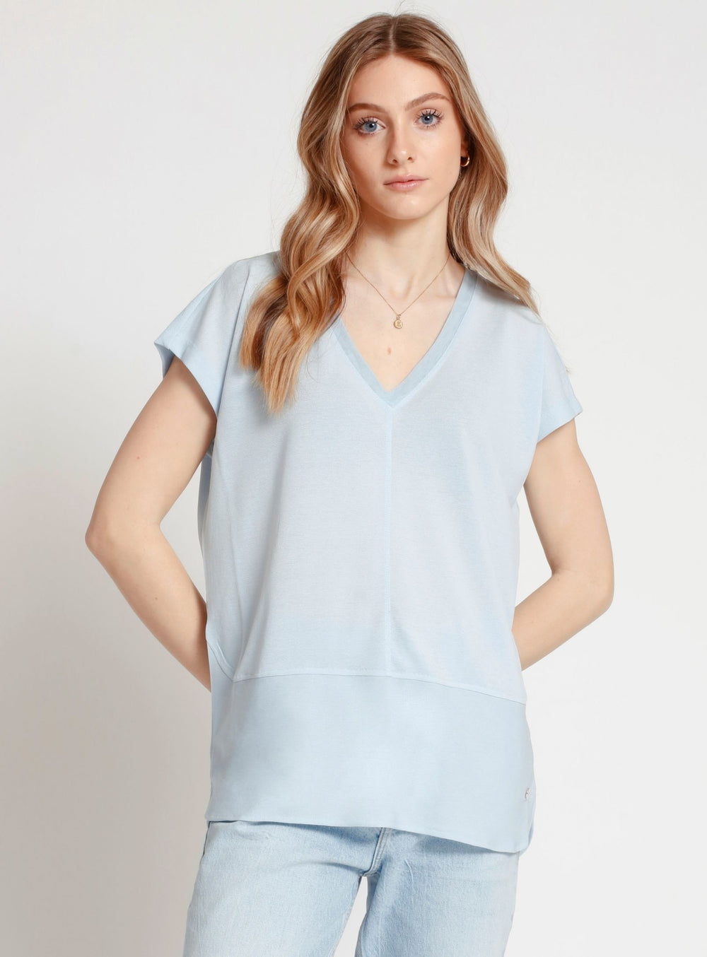 REYA | Short sleeve v neck top ||REYA | Haut à manches courtes et col v
