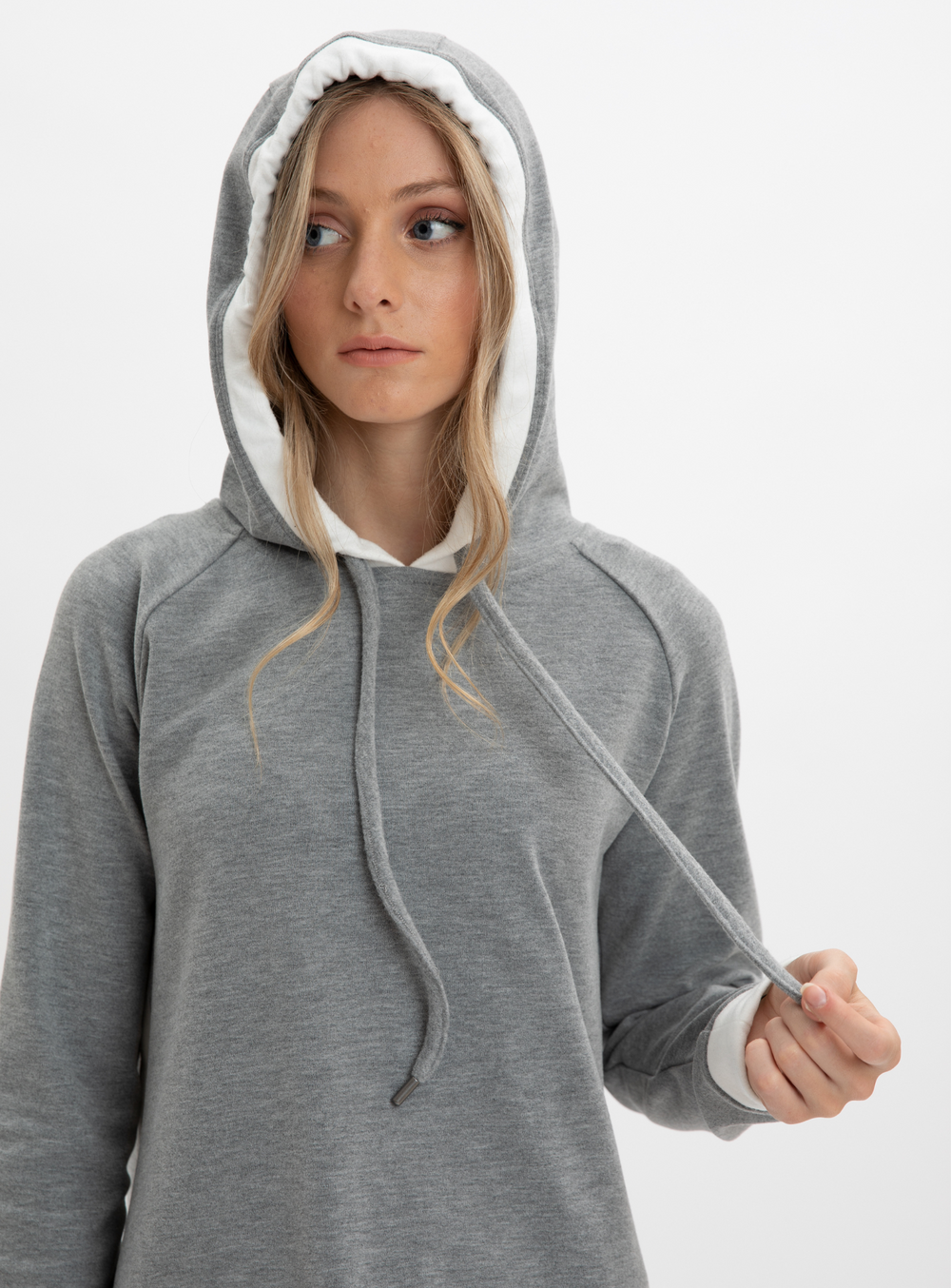 Grey||Gris