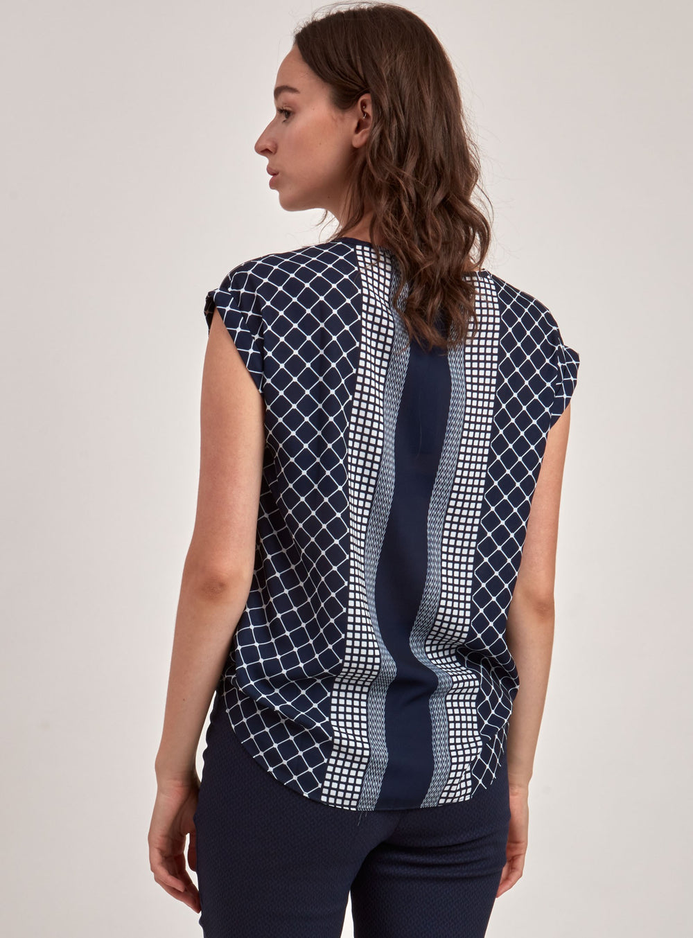 MOE4477-NAVY